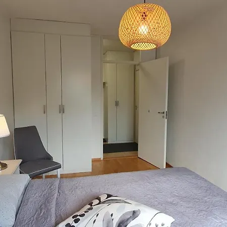 Floor 51m2, Balcony, 150 M Wifi, Free Own Parking Place, 300m Metro Apartment