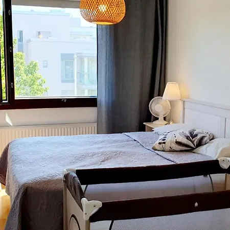 Apartment Floor 51m2, Balcony, 150 M Wifi, Free Own Parking Place, 300m Metro *