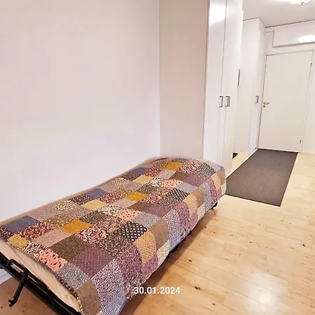 Floor 51m2, Balcony, 150 M Wifi, Free Own Parking Place, 300m Metro *